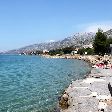 Triple Starigrad 6637d Guest house 3*
